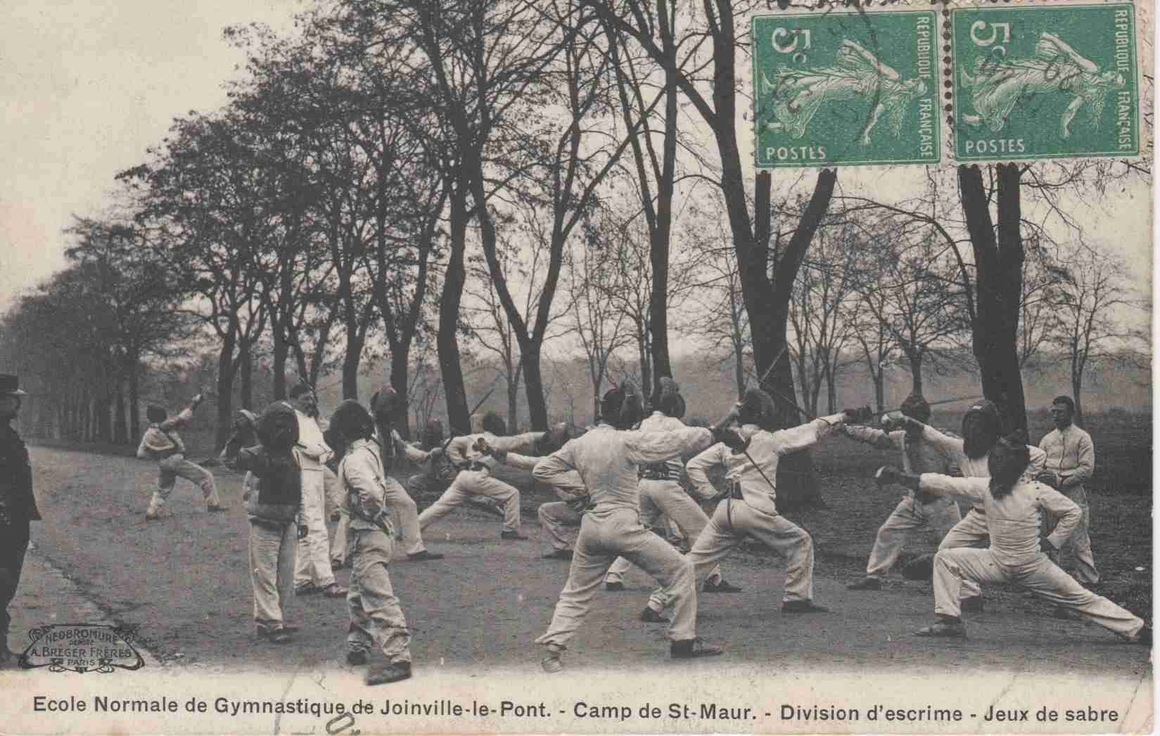 Joinville : Camp de Saint Maur : Jeux de sabres