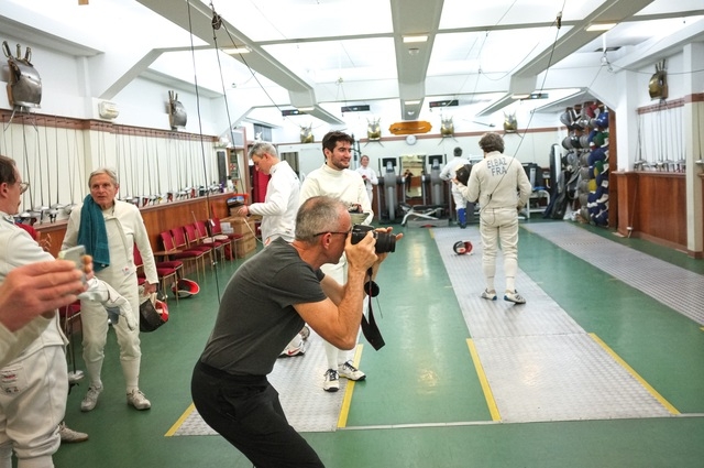 Notre Maitre d'armes prenant des photos